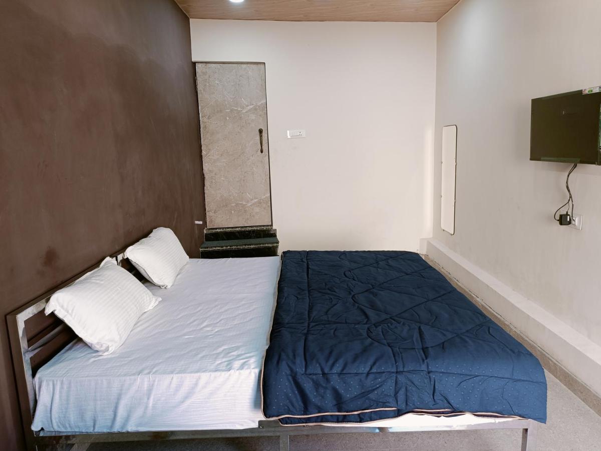 Hotel Royal Inn Satna Kültér fotó