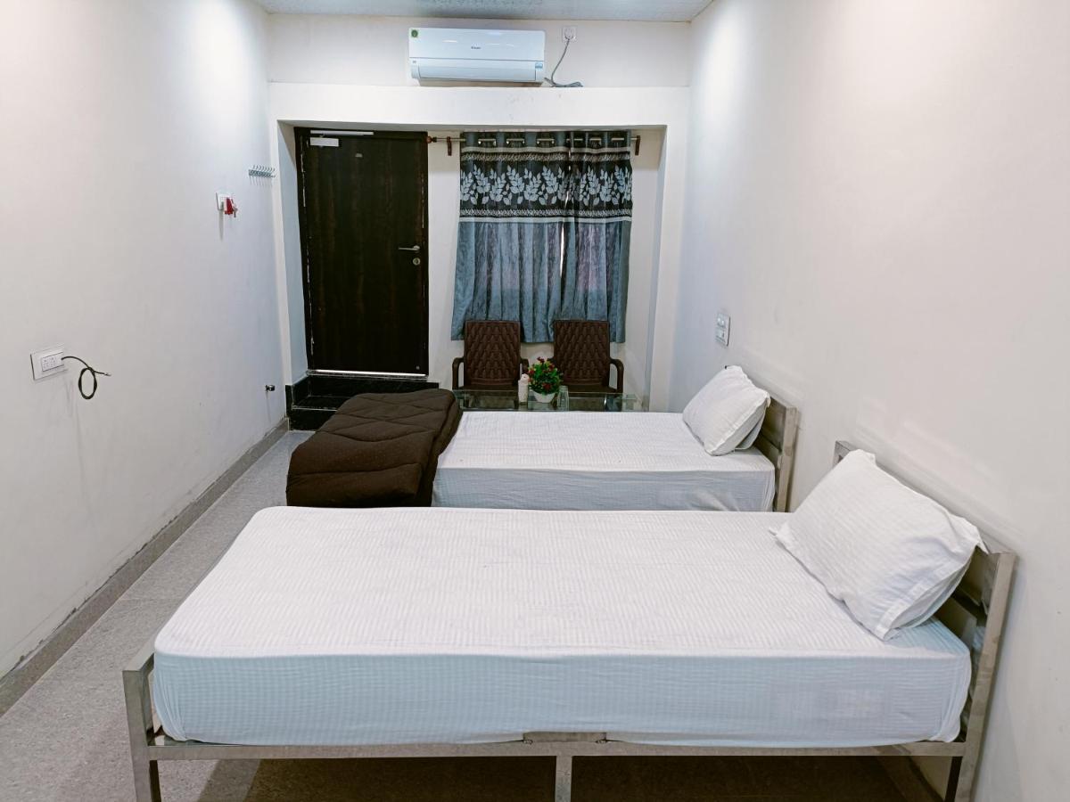 Hotel Royal Inn Satna Kültér fotó